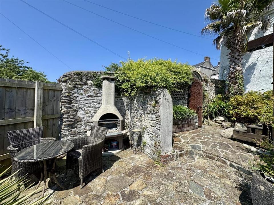 Tan Cottage A Timeless Devon Retreat Dog friendly House in Plymouth