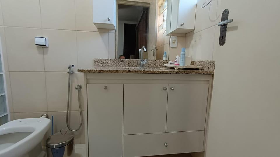 Suite, Covered Garage and Great Location Apartment in Ribeirão Preto