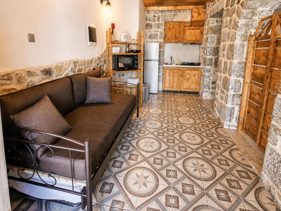Kitchen or kitchenette, Living room, Seating area, stove