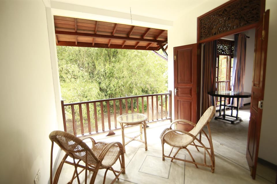 Patio, Day, View (from property/room), Balcony/Terrace, Living room, Seating area, Dining area