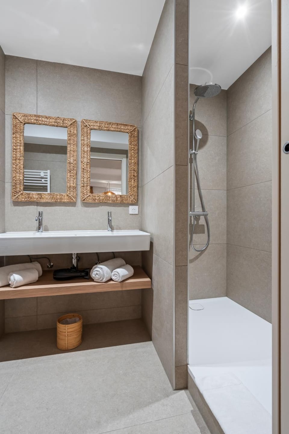 Shower, Bathroom, towels