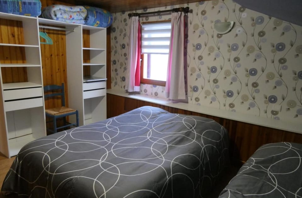 Property building, Living room, Bedroom