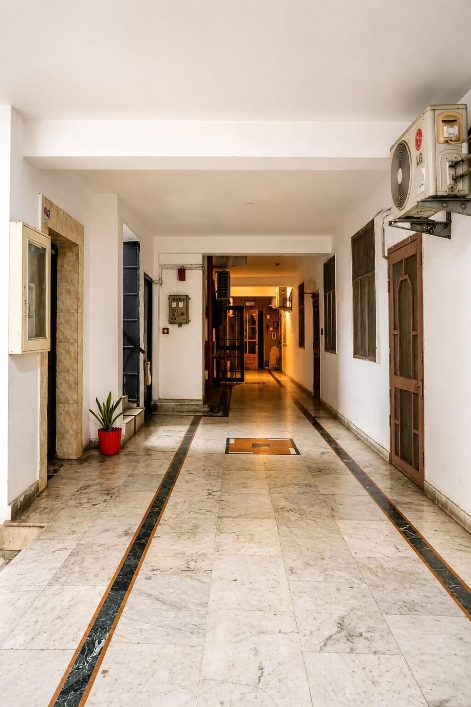 UrbanNest Stays Boutique Studio Hazratganj Apartment in Lucknow