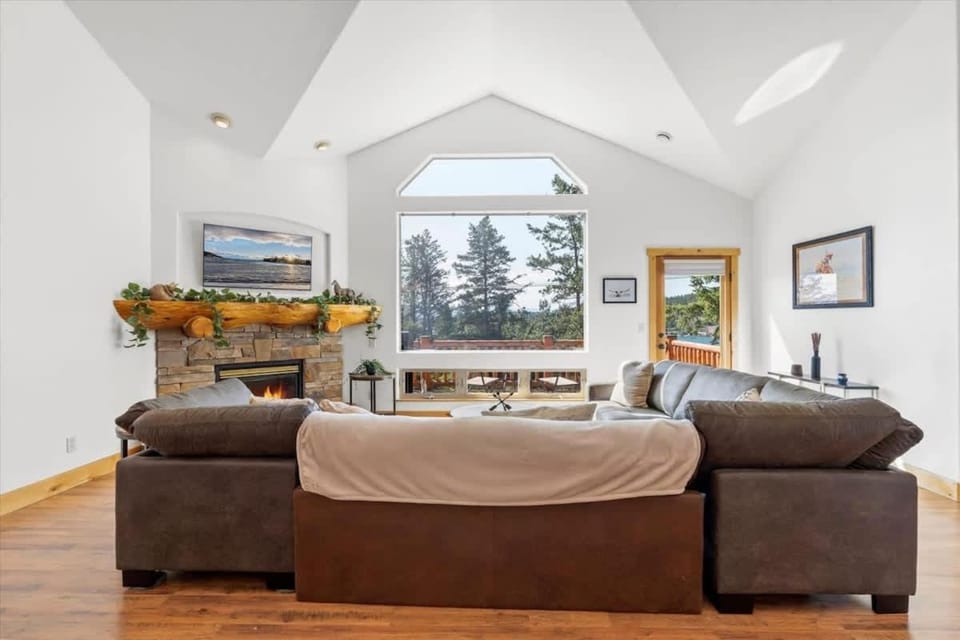 TV and multimedia, Living room, Seating area
