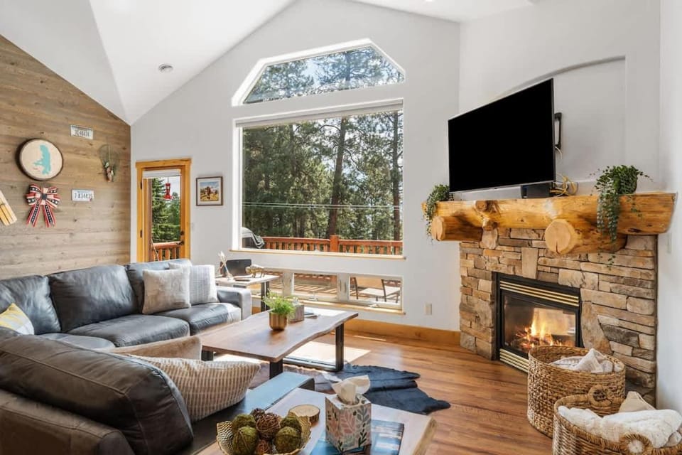 TV and multimedia, Balcony/Terrace, Living room, Seating area, fireplace