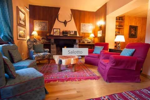 Living room, Seating area