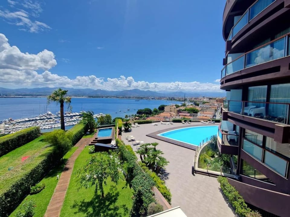 Natural landscape, Pool view, Sea view, Swimming pool