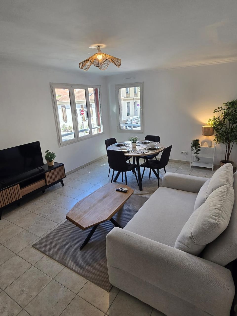 Heart of Antibes & Harbor, Beach & Terrace Apartment in Antibes