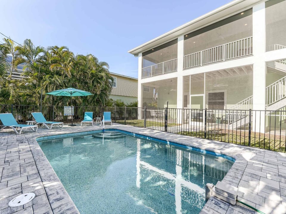 126 Gulf Island Peaceful Pool Home near Beach House in Estero Island