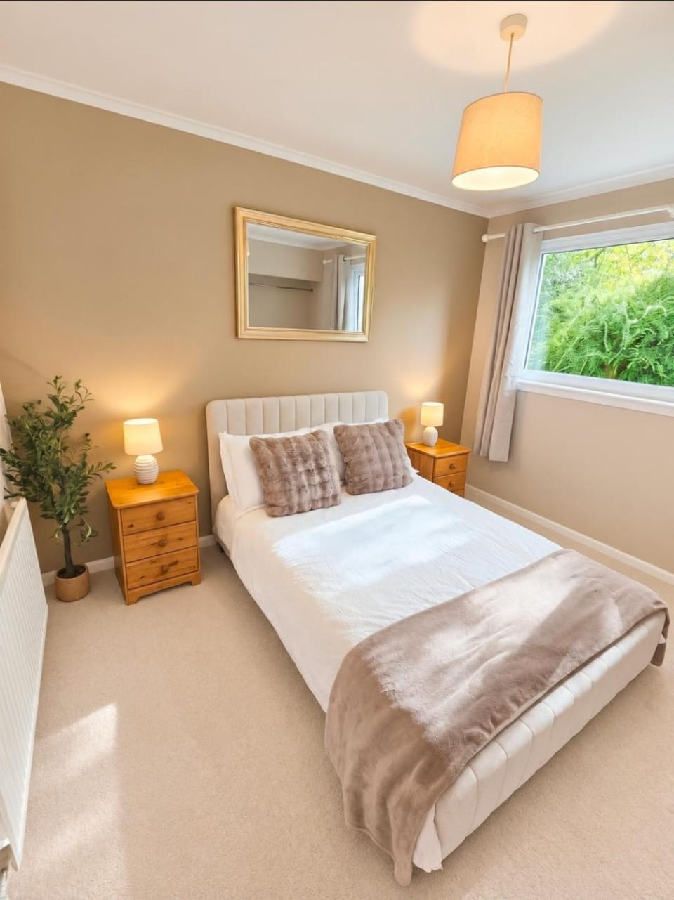 Home Comforts in Peaceful 2 Acres House in Inverness