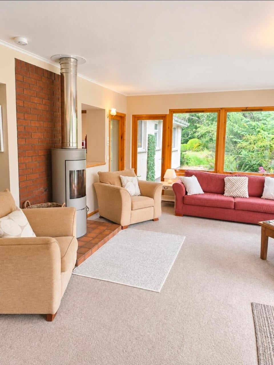 Home Comforts in Peaceful 2 Acres House in Inverness