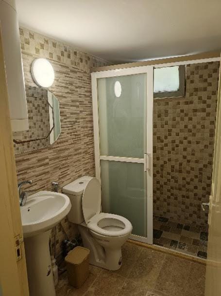 Shower, Toilet, Bathroom, bidet