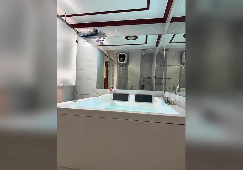Bathroom, Bath
