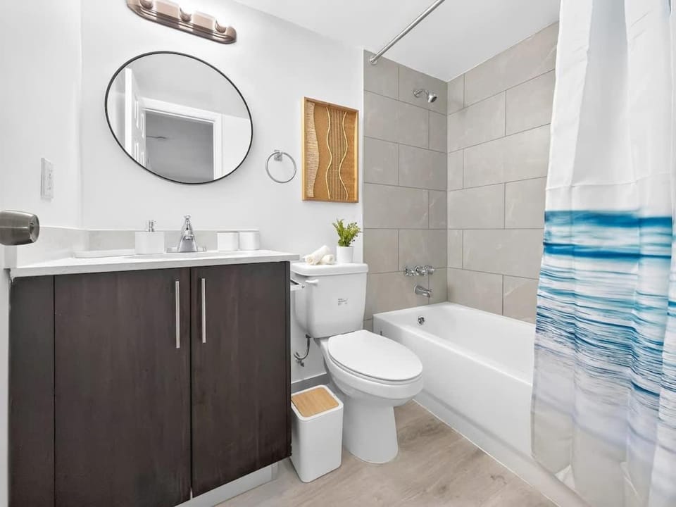 Inviting 2BR Near Beach Airport & Las Olas Apartment in Dania Beach