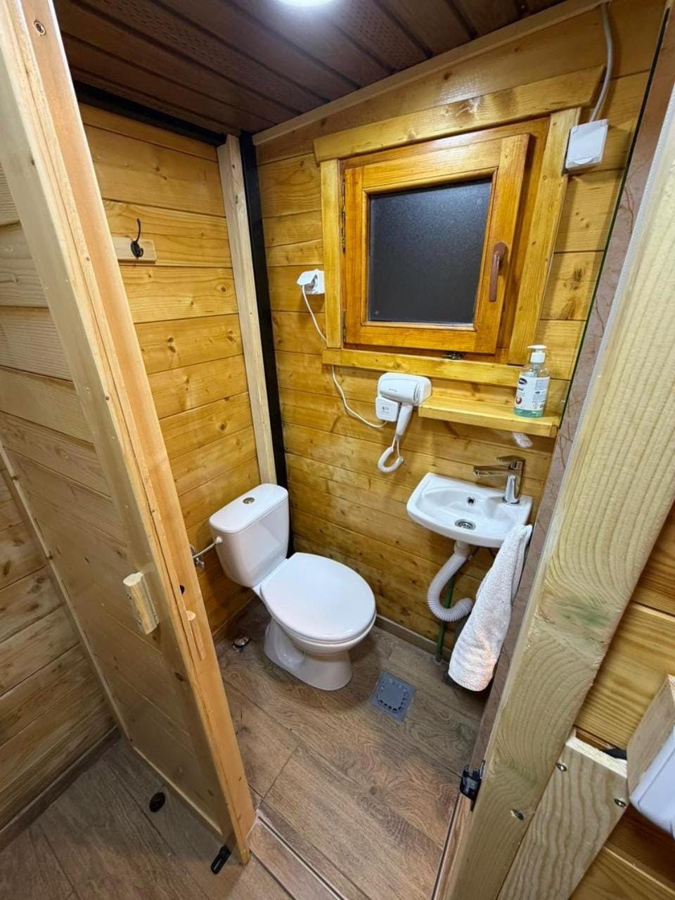 Vikendice Pod Hum Kučka Korita House in Podgorica Municipality, Montenegro