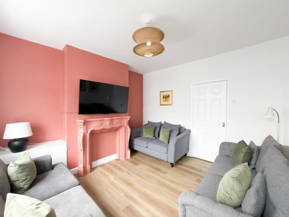 Brampton Terrace Chesterfield Centre & Peaks Apartment in Chesterfield