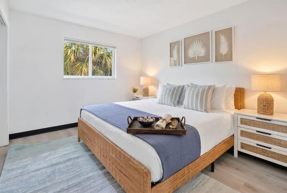 Beautiful 2BR Near Beach Airport & Las Olas Apartment in Dania Beach