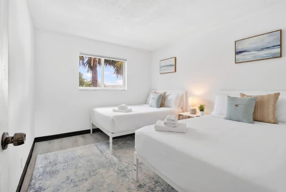 Newly Renovated 2BR Near Beach Airport & Las Olas Apartment in Dania Beach