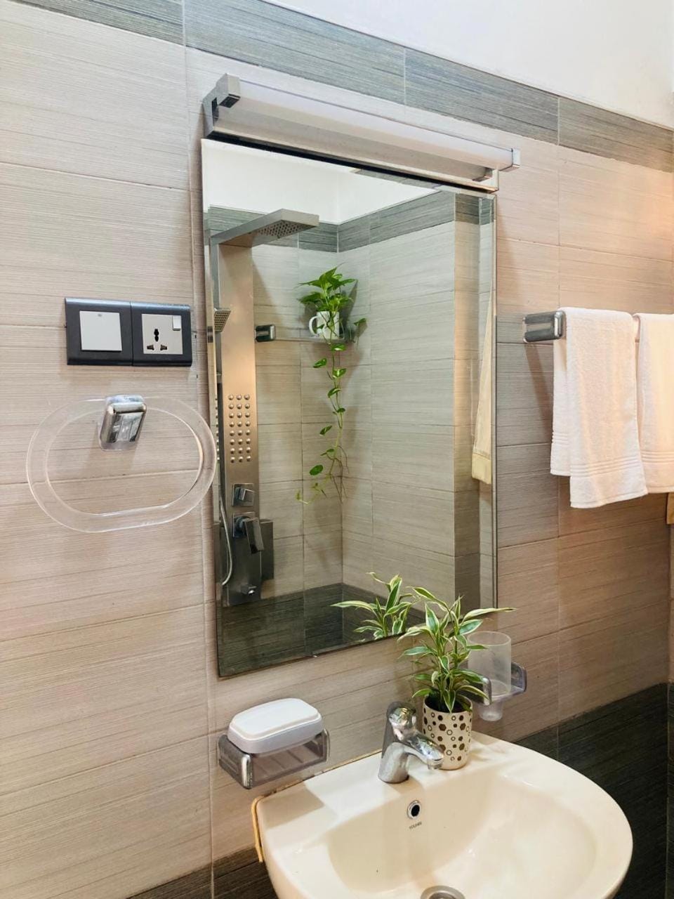 Bathroom, towels