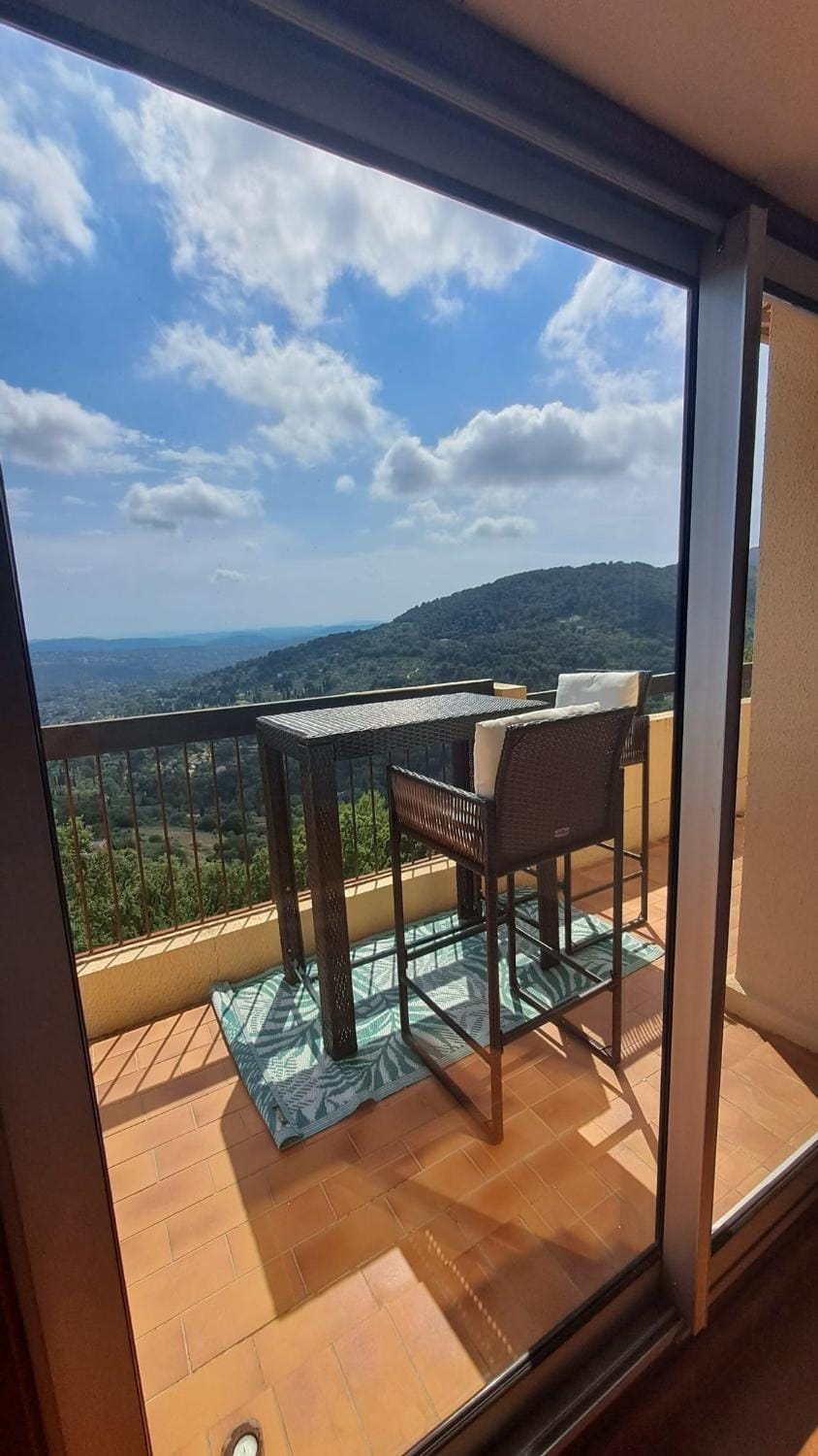 Les Hauts de GRASSE - Vue panoramique mer et montagne Apartment in Grasse