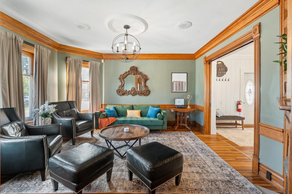 Living room, Seating area