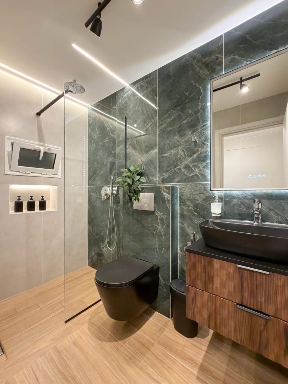 Modern Sanctuary White Tower Apartment in Thessaloniki