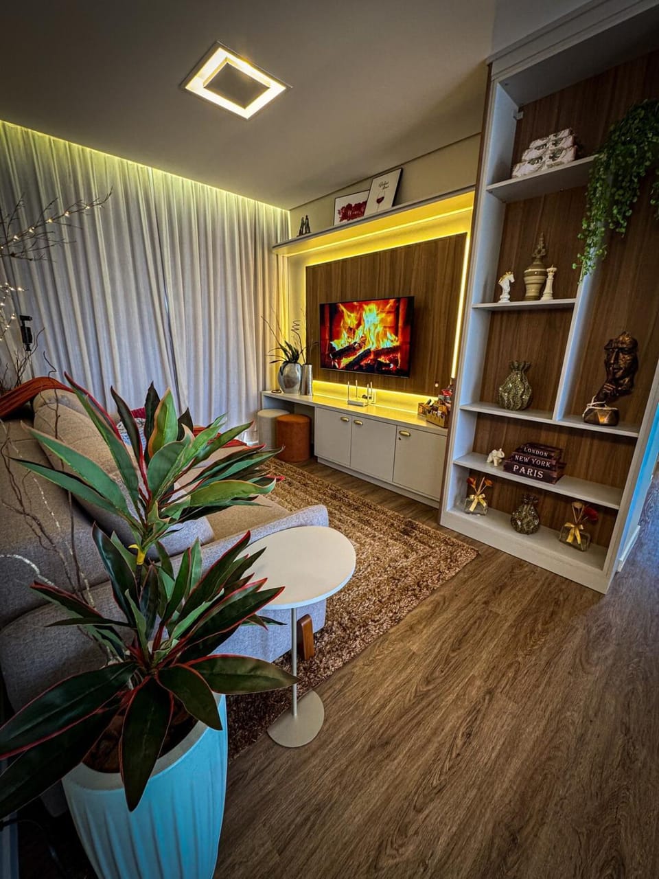 TV and multimedia, Living room, Seating area