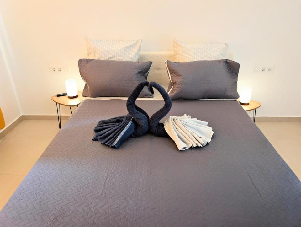 New and Spacious 3BdR Apt with balcony near Kebra Kanela Beach Apartment in Praia