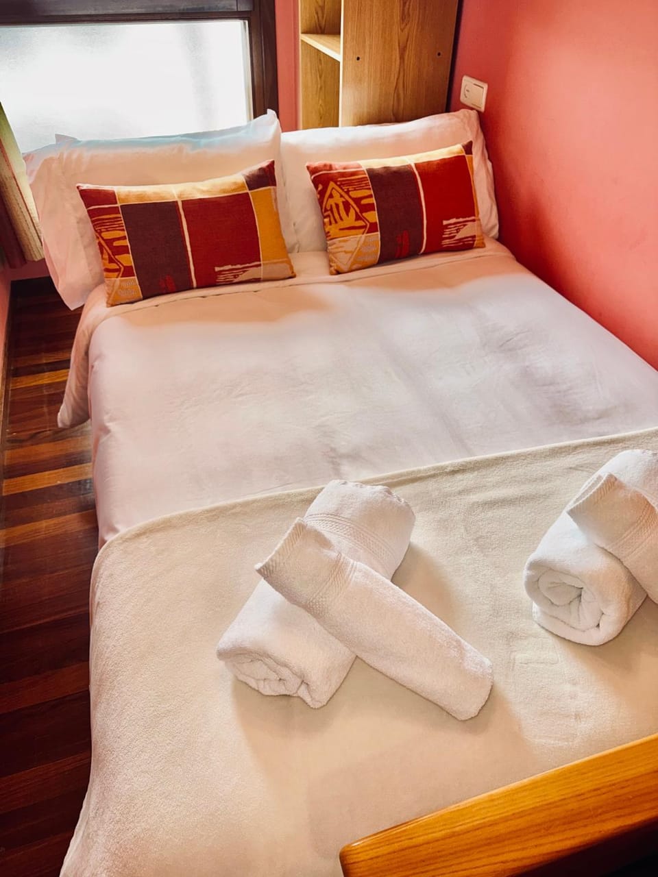 Bed, Photo of the whole room, Bedroom, towels