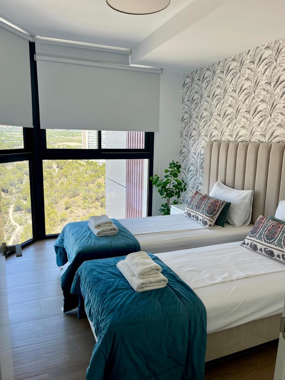 Bed, Photo of the whole room, Bedroom, towels