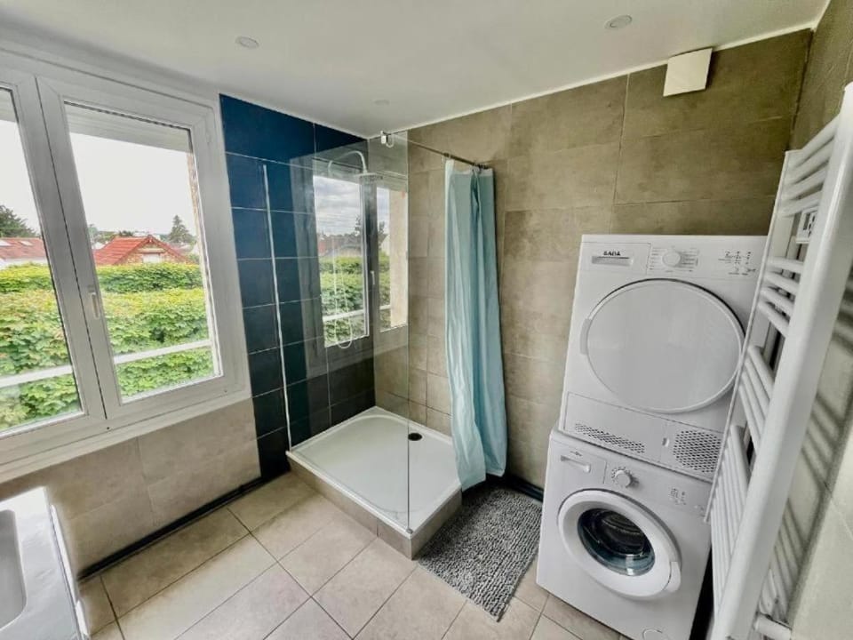 La KAZA Paris & Disney Apartment in Chelles
