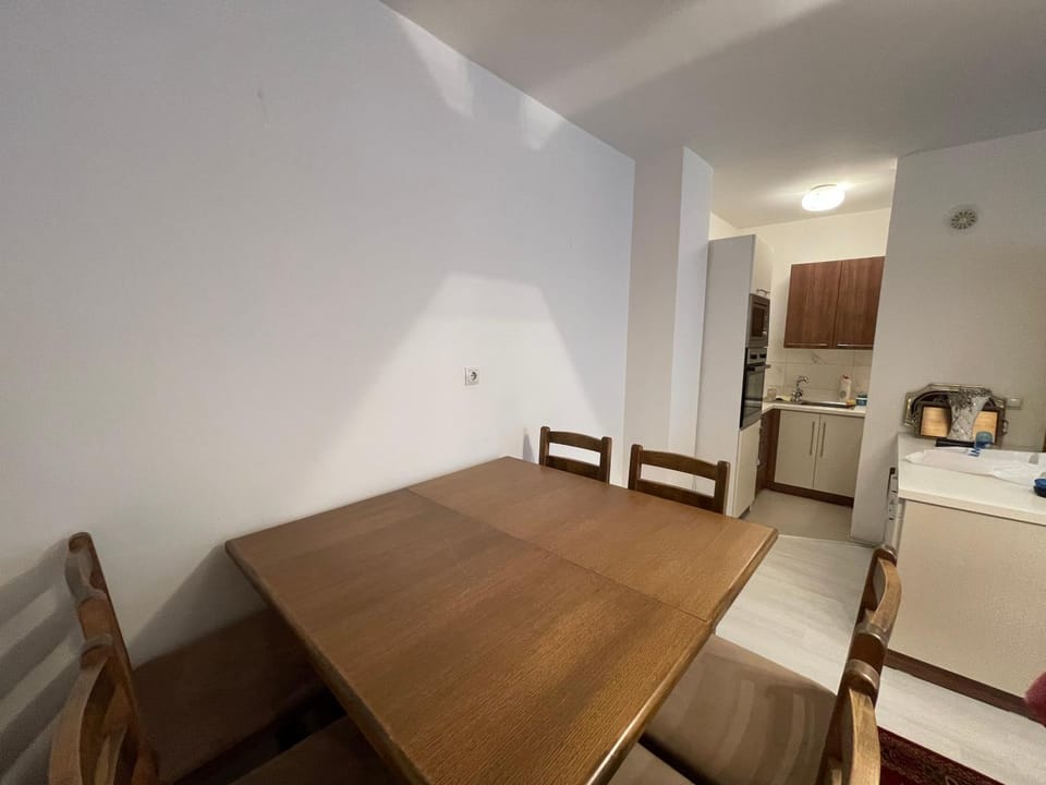 Kitchen or kitchenette, Dining area, minibar