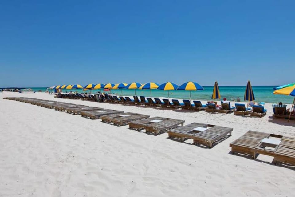 Stunning Florida getaway with Gulf view pools & central location House in Lower Grand Lagoon