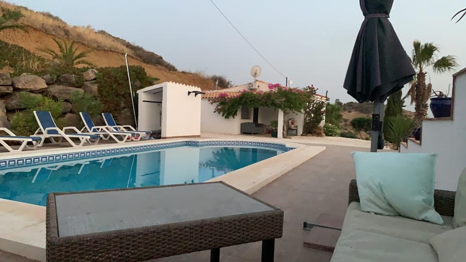 Shower, Patio, Balcony/Terrace, Mountain view, Swimming pool, Swimming pool, sunbed