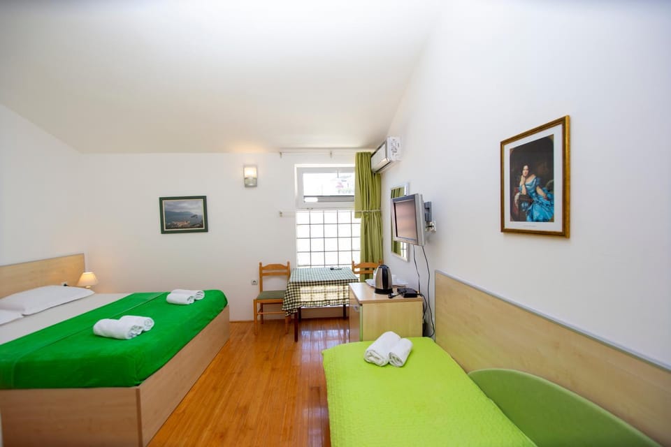 BMV 3 person without balcony Apartment in Sveti Stefan