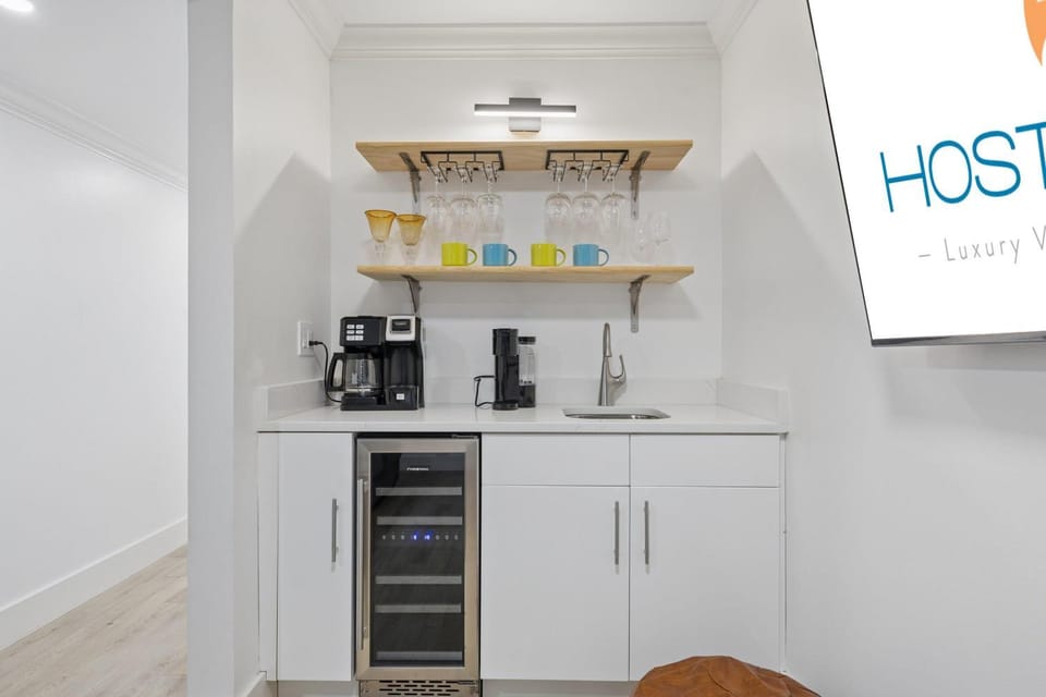 Coffee/tea facilities, minibar