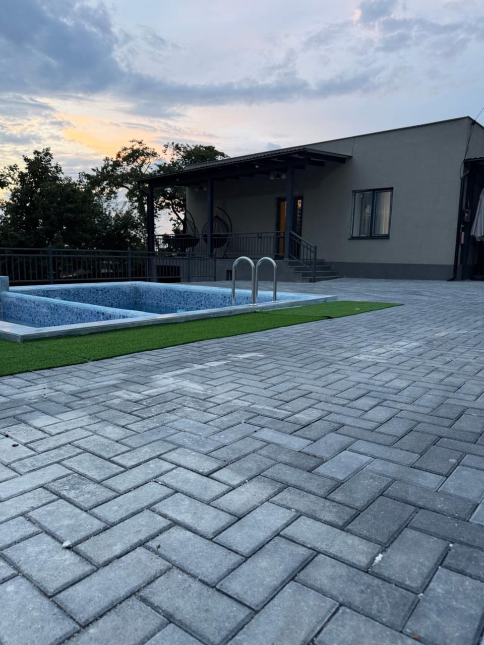 Sunset Villa House in Chișinău