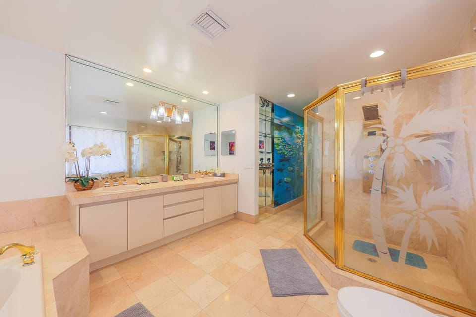 Large Group Getaway Villa 2 Hollywood Homes Movie Theater House in Hollywood
