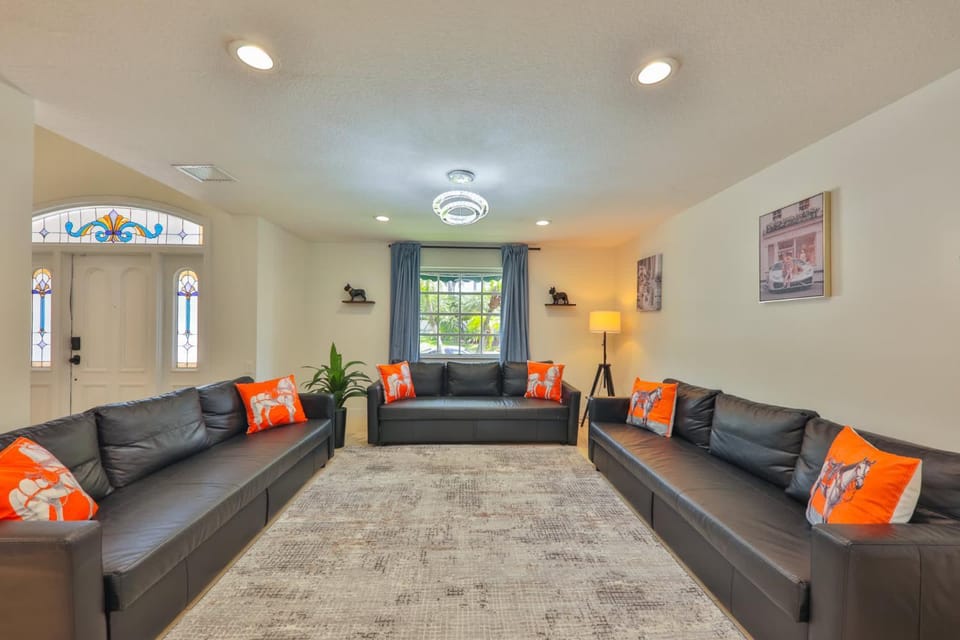 Large Group Getaway Villa 2 Hollywood Homes Movie Theater House in Hollywood