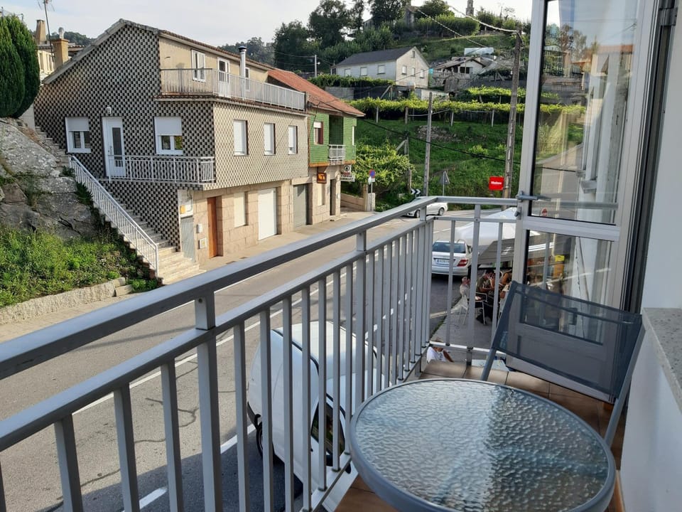 Neighbourhood, Balcony/Terrace, Street view