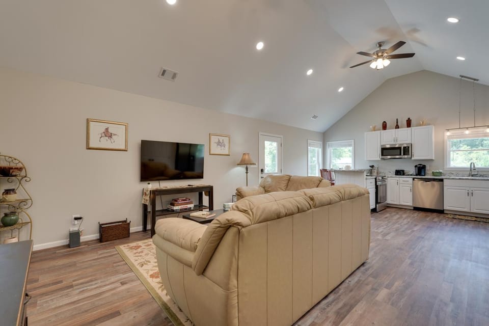< 1 Mi to Broad River Campground! Rural Retreat House in Clarks Hill Lake