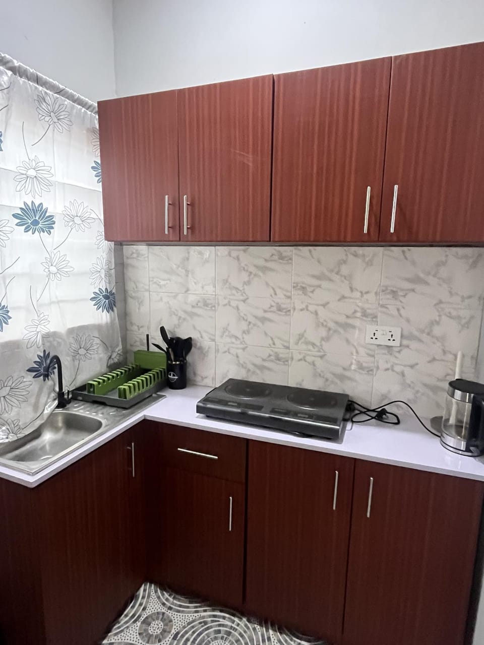 Kitchen or kitchenette, Breakfast, stove