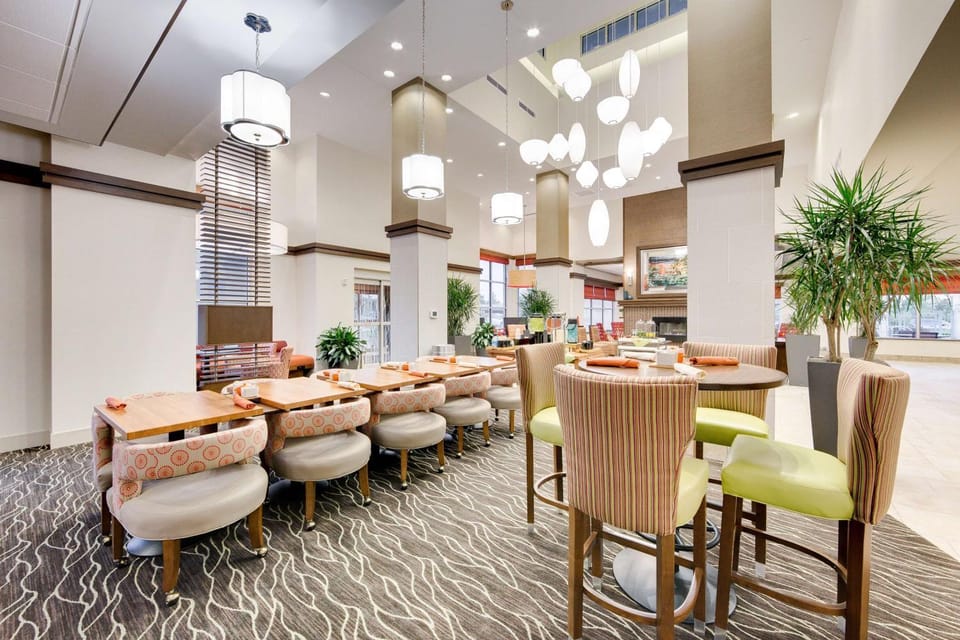 Restaurant/places to eat, Lobby or reception