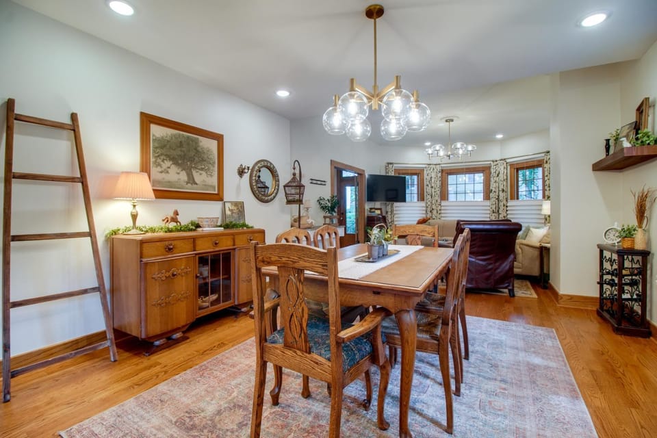 Walk to Square and U of A | Historic Home House in Fayetteville