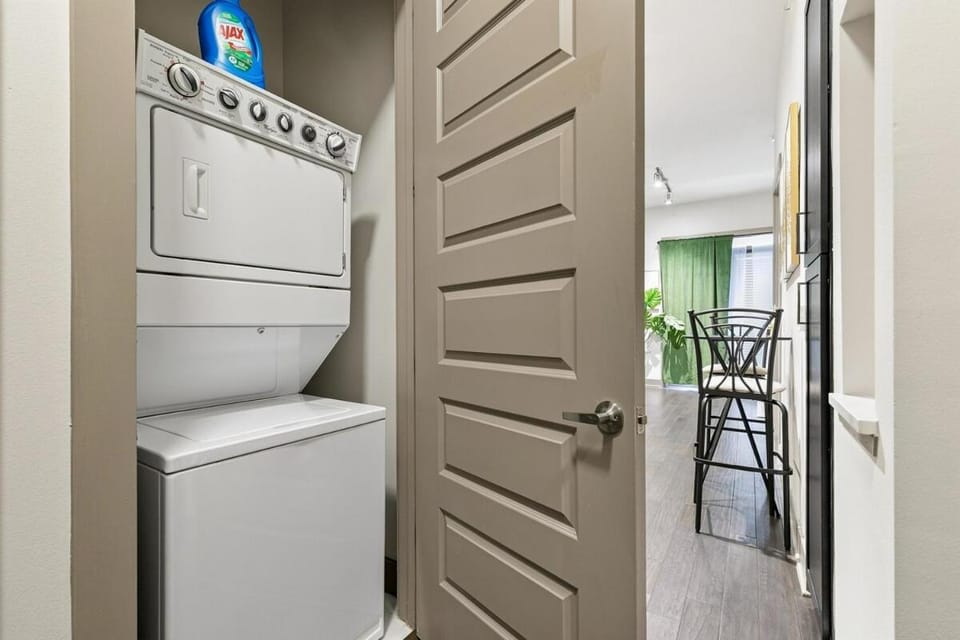 Finest and Premium Richardson CityLine Unit One bed One bath Apartment in Richardson