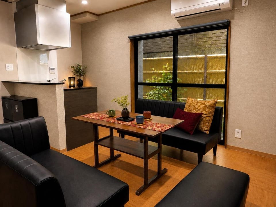Living room, Seating area, Dining area