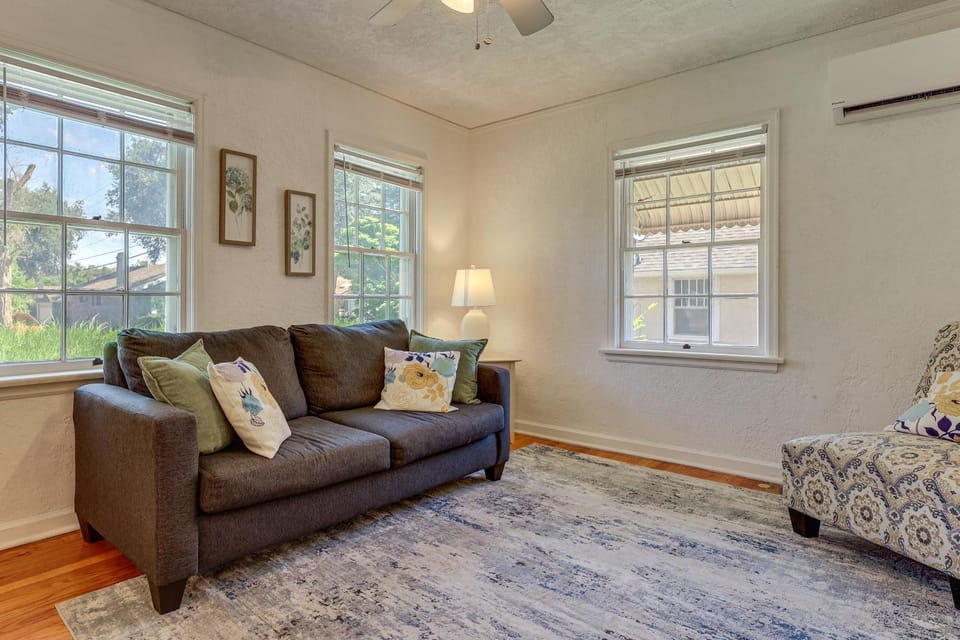 Close to Hospitals! Centrally Located Pueblo Condo House in Pueblo