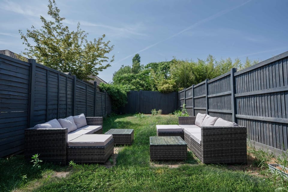 Garden, Seating area, Garden view, sunbed