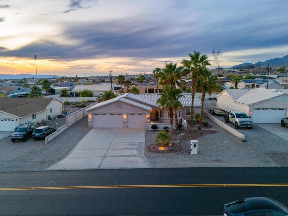 Highlander Haven - Pool, Spa, Comfort, Central Villa in Lake Havasu City