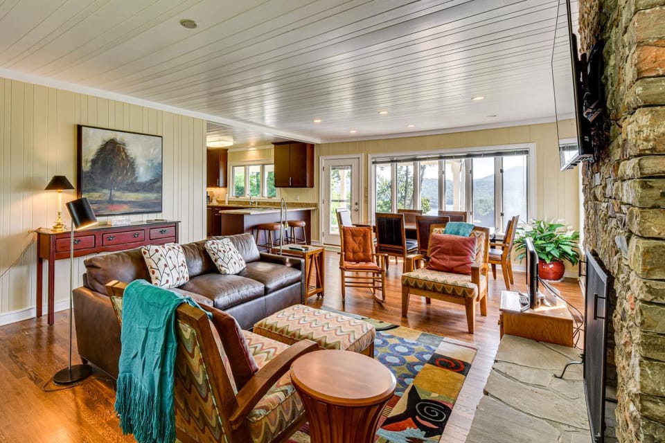 Mountain Home Near Lake Glenville w/ Scenic Views House in Lake Glenville